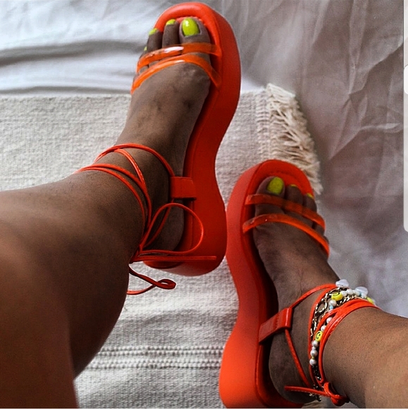๐จON SALE๐จ// Orange Platform Lace up Sandal - Picture 4 of 7